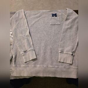 Casual Gray Sweatshirt with Pocket